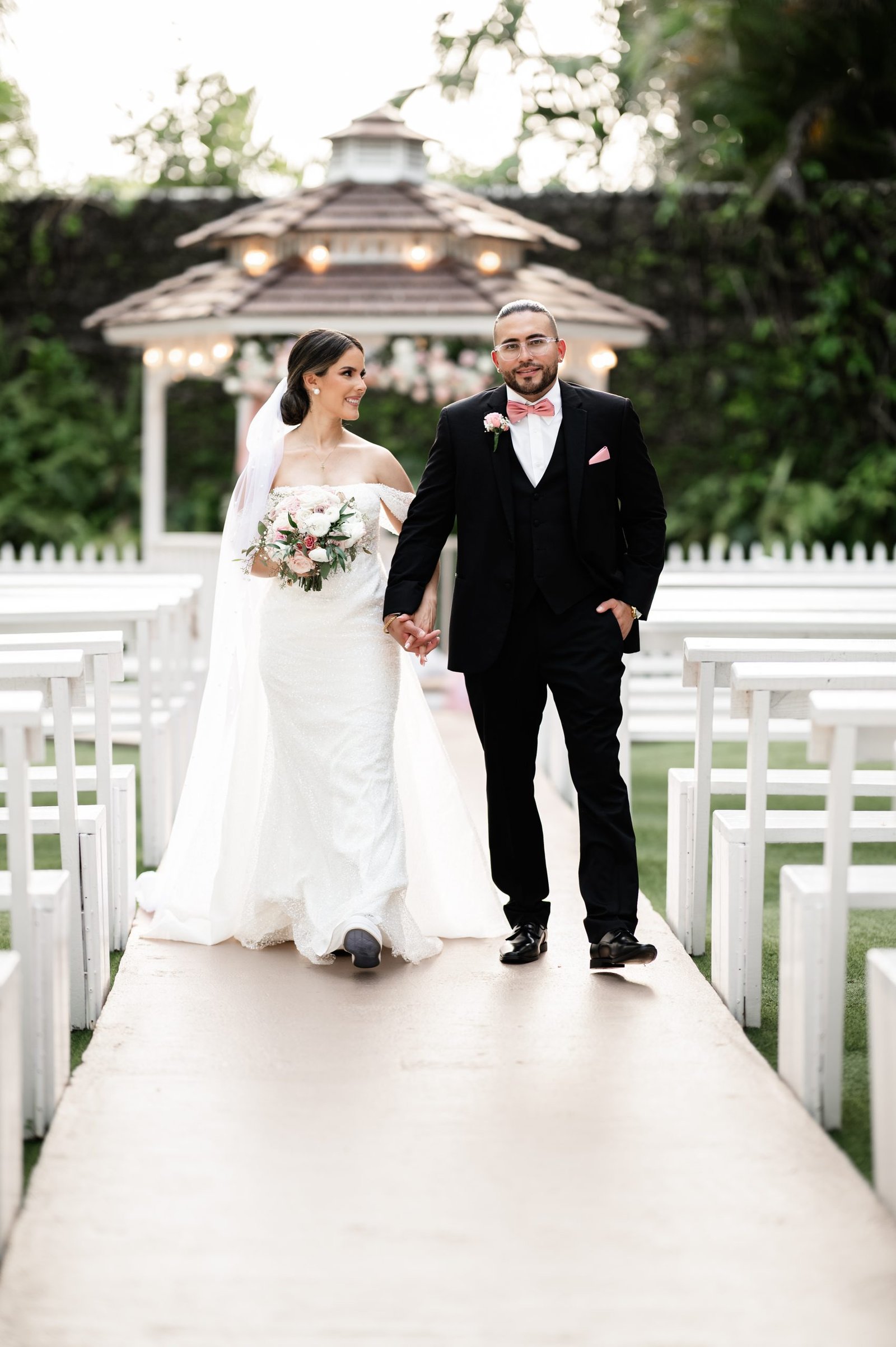 Elegant wedding couple portrait at Loveland Miami photographed by Alito Photography.
